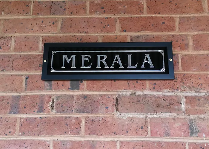 Merala A Cosy Cottage With Easy Stroll To Cbd