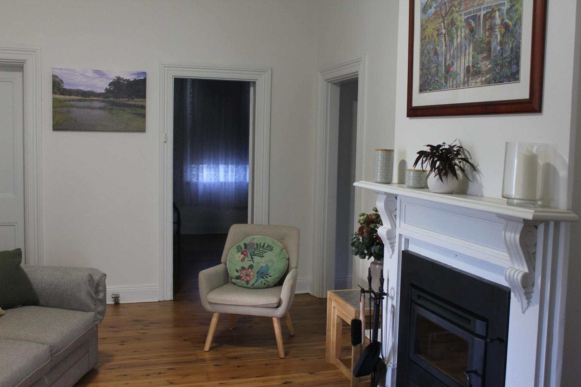 Apartment Merala A Cosy With Easy Stroll To Cbd